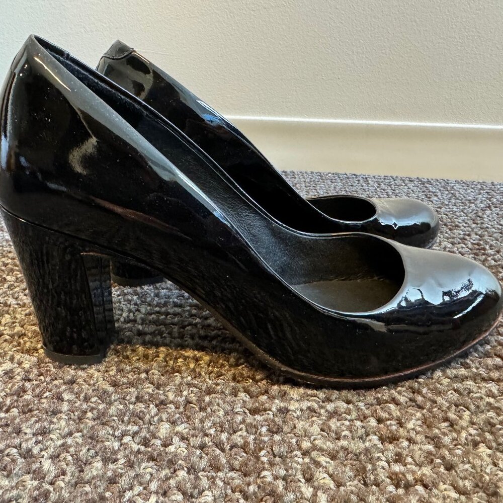 Ted & Muffy black patent block heel pumps